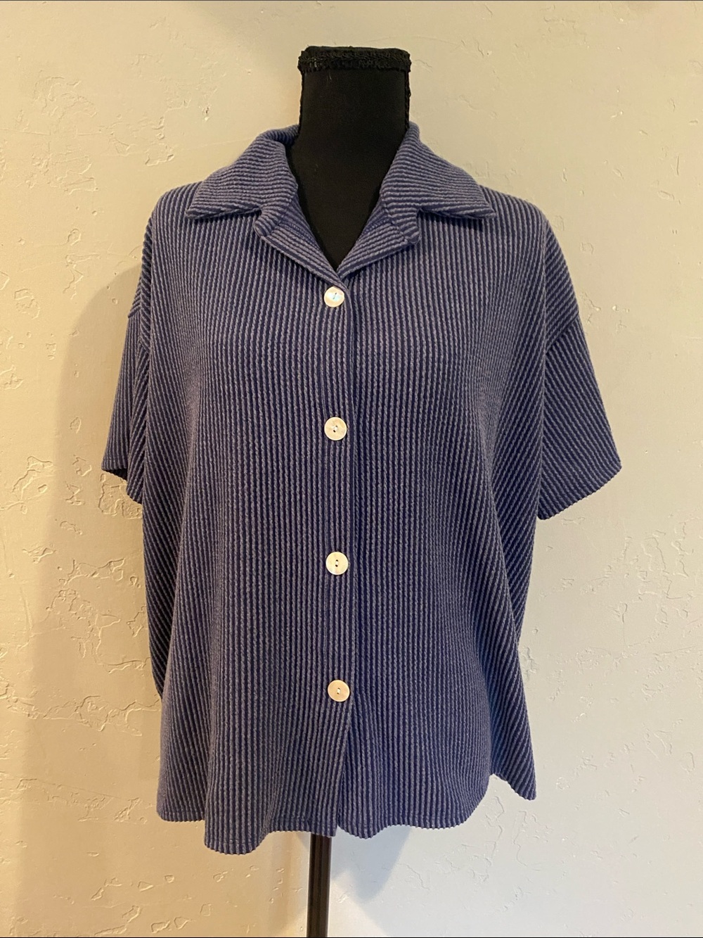 Lovely Melody Cropped Cabana Ribbed Knit Top in Slate Blue. Sz M PTP 22 L 24